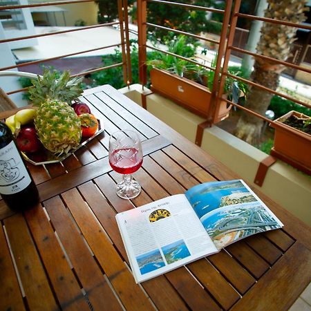 At Aqua Apartment Kallithea Atenas Exterior foto
